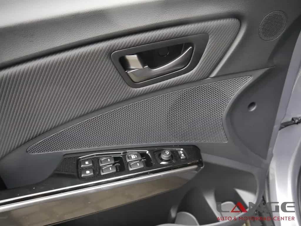 Ssangyong Tivoli Grand Black Line 4x2 Automatik Navi Klima 04/2024-photo-11