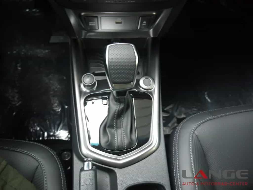 Ssangyong Tivoli Grand Black Line 4x2 Automatik Navi Klima 04/2024-photo-13
