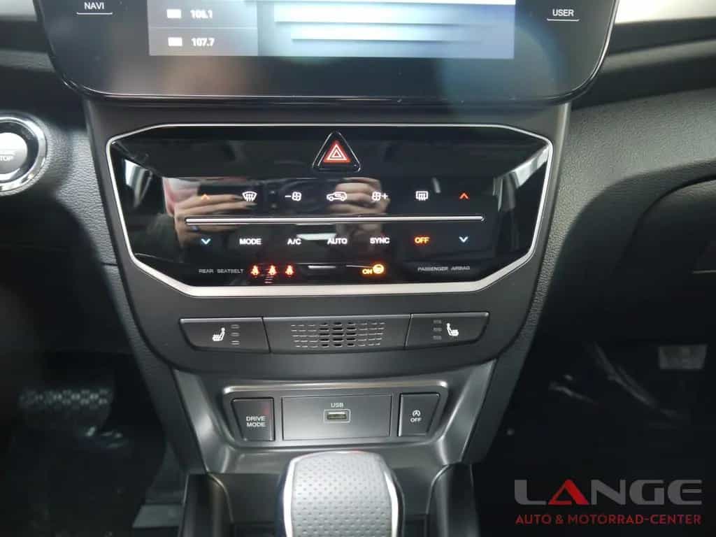 Ssangyong Tivoli Grand Black Line 4x2 Automatik Navi Klima 04/2024-photo-14