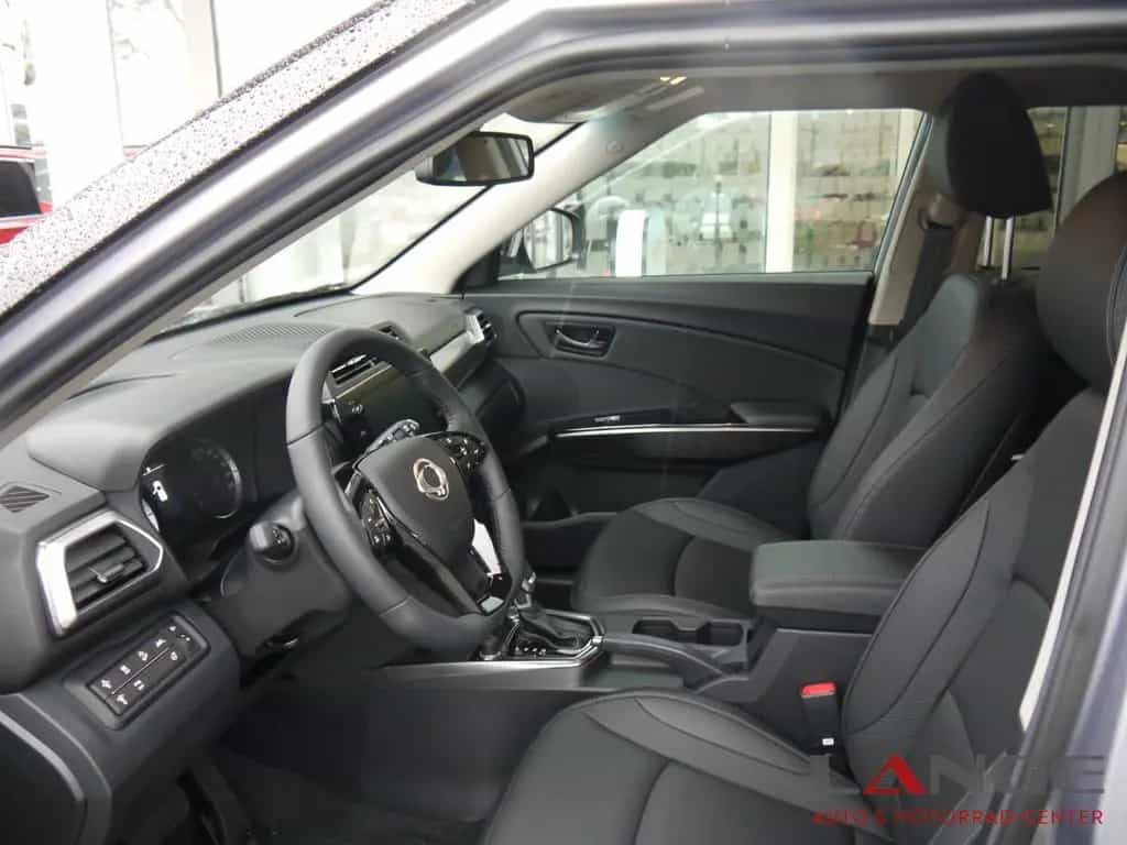 Ssangyong Tivoli Grand Black Line 4x2 Automatik Navi Klima 04/2024-photo-9