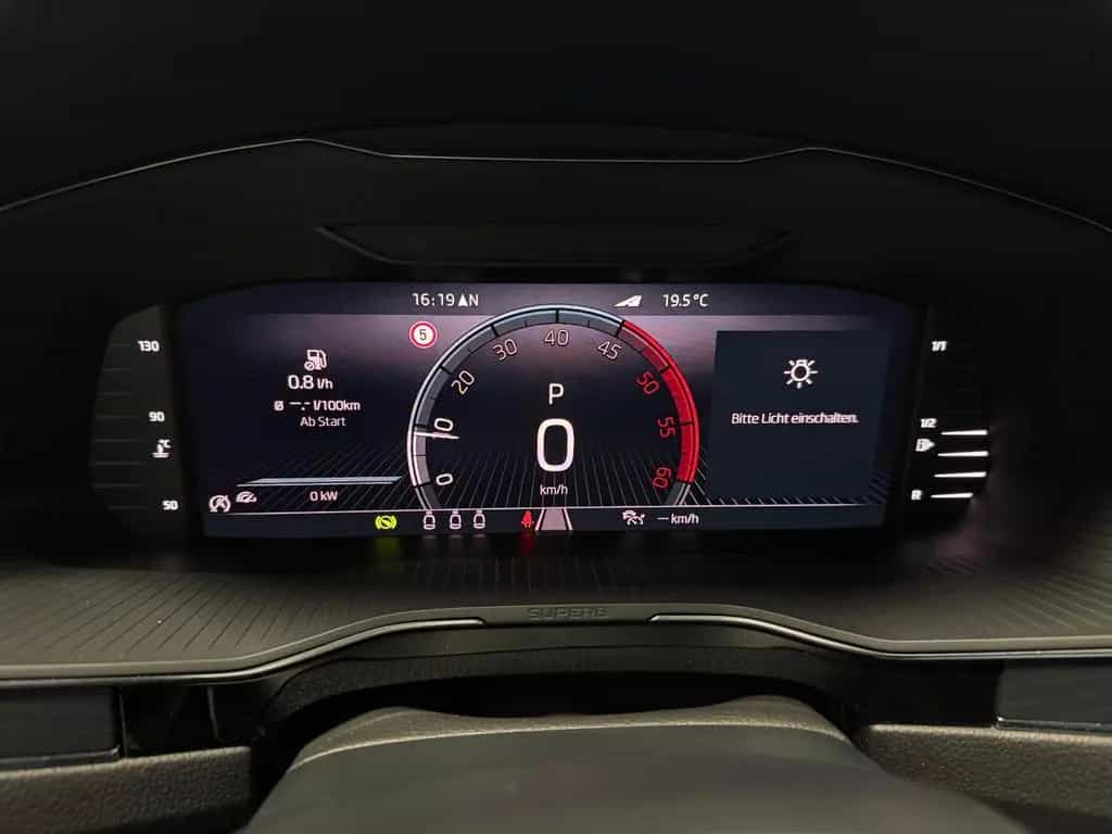 Skoda Superb Combi Style 4x4 AHK*StHz*LED*Kamera 06/2022-photo-12
