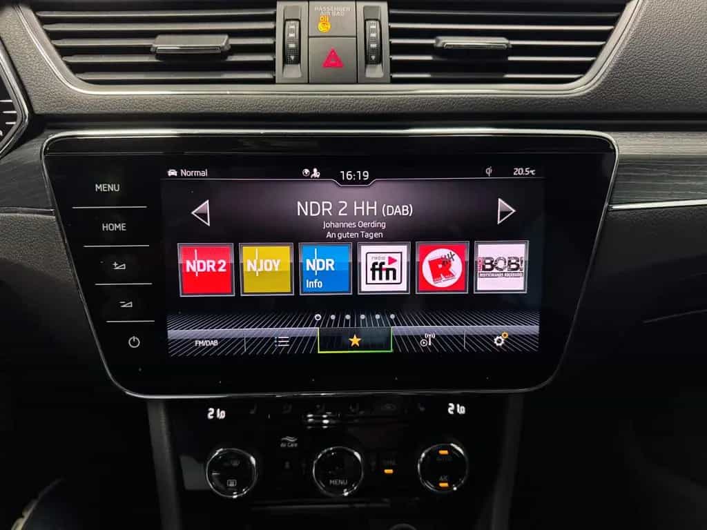 Skoda Superb Combi Style 4x4 AHK*StHz*LED*Kamera 06/2022-photo-15