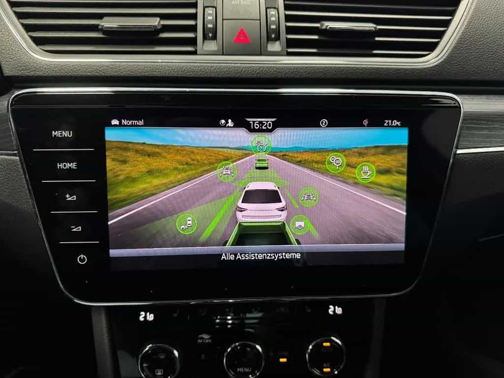 Skoda Superb Combi Style 4x4 AHK*StHz*LED*Kamera 06/2022-photo-17