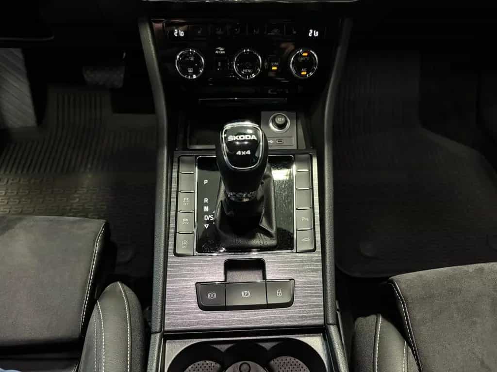 Skoda Superb Combi Style 4x4 AHK*StHz*LED*Kamera 06/2022-photo-20