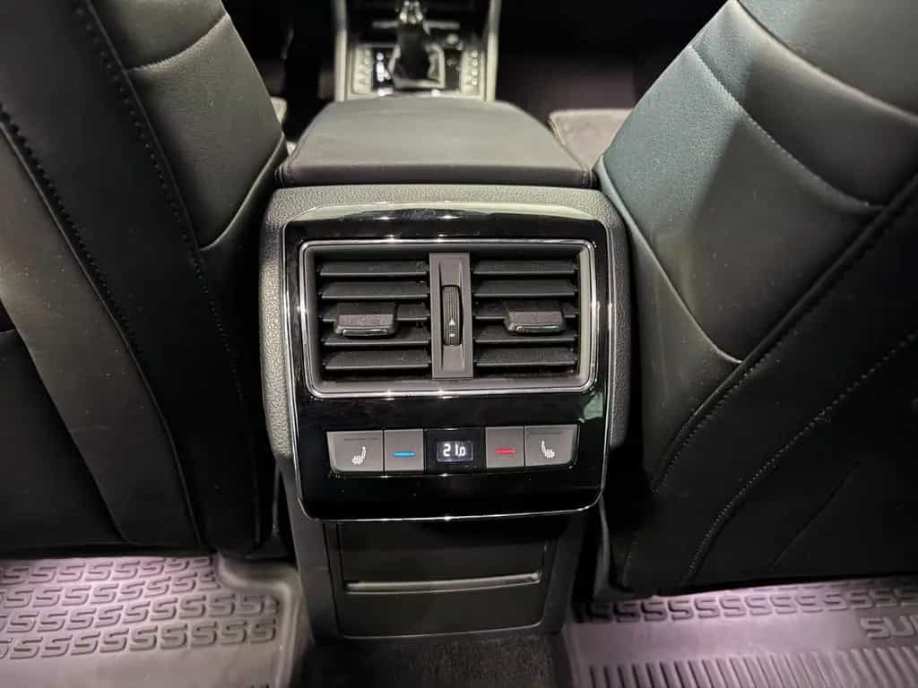 Skoda Superb Combi Style 4x4 AHK*StHz*LED*Kamera 06/2022-photo-23