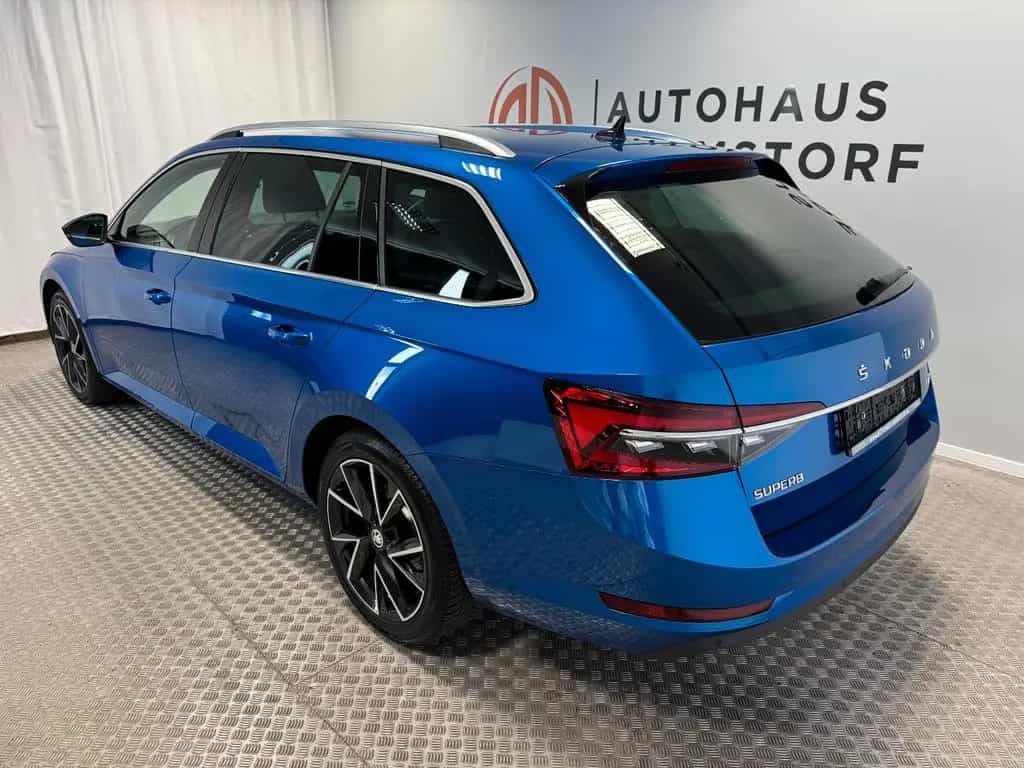 Skoda Superb Combi Style 4x4 AHK*StHz*LED*Kamera 06/2022-photo-3