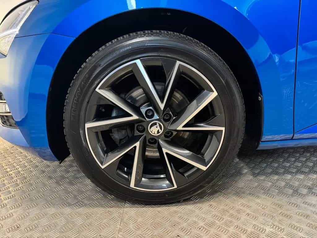 Skoda Superb Combi Style 4x4 AHK*StHz*LED*Kamera 06/2022-photo-30