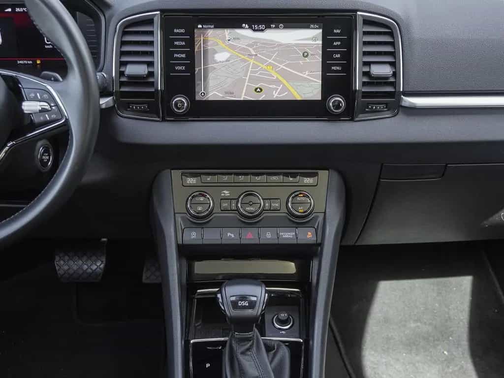 Skoda Karoq 1.5 TSI DSG Ambition Pano LED 08/2022-photo-12