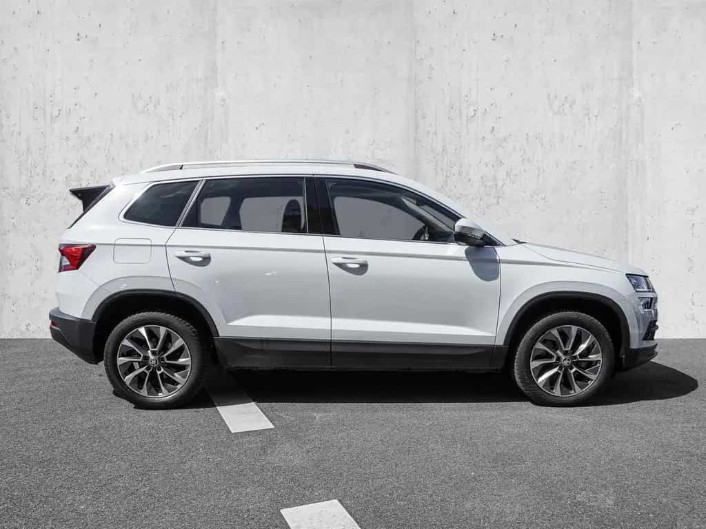 Skoda Karoq 1.5 TSI DSG Ambition Pano LED 08/2022-photo-4