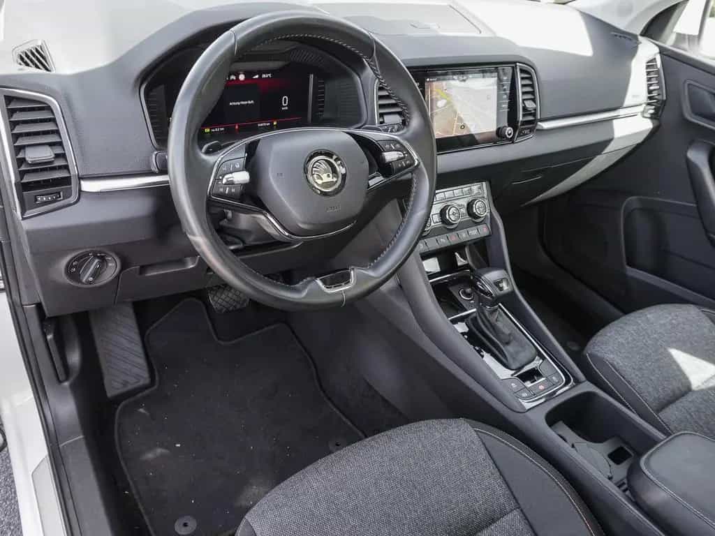 Skoda Karoq 1.5 TSI DSG Ambition Pano LED 08/2022-photo-9