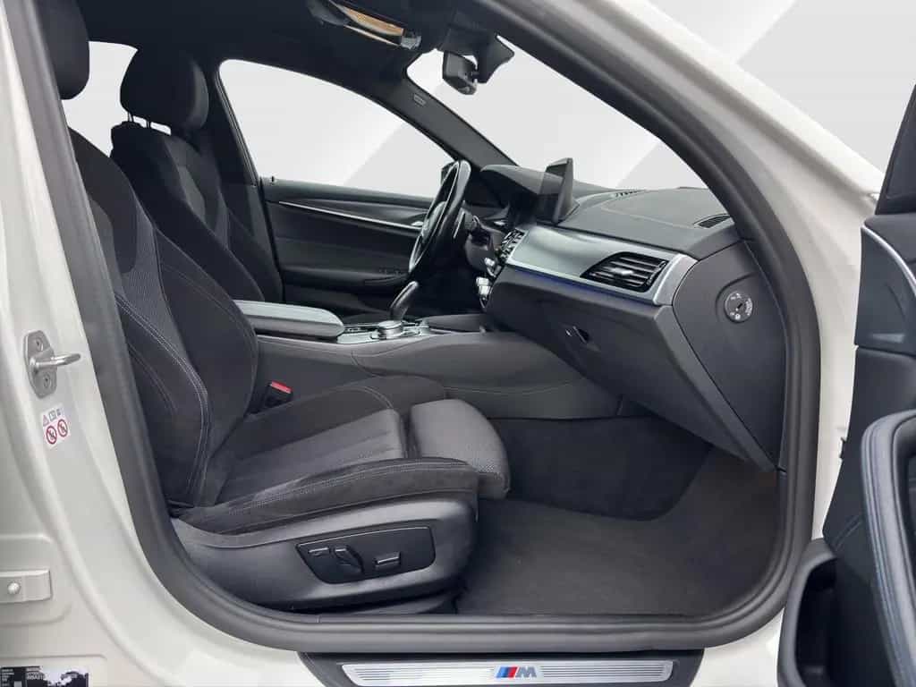 BMW 520 d Touring | M Sport | AHK | Driv.Assist. Prof 09/2021-photo-13