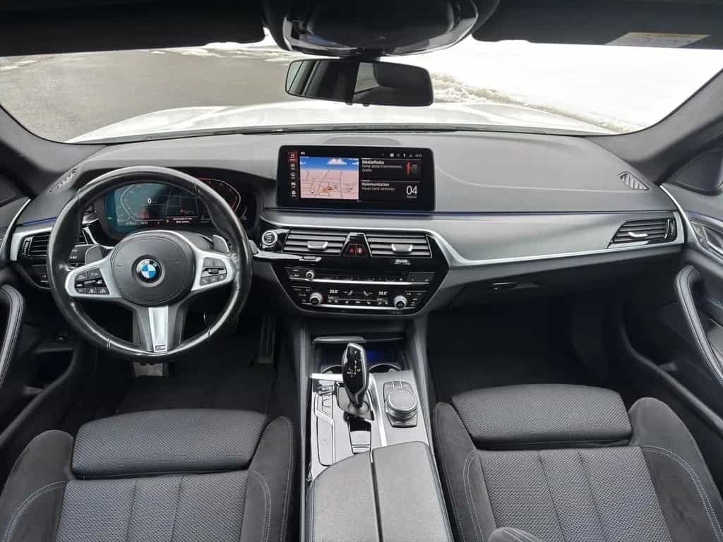 BMW 520 d Touring | M Sport | AHK | Driv.Assist. Prof 09/2021-photo-7