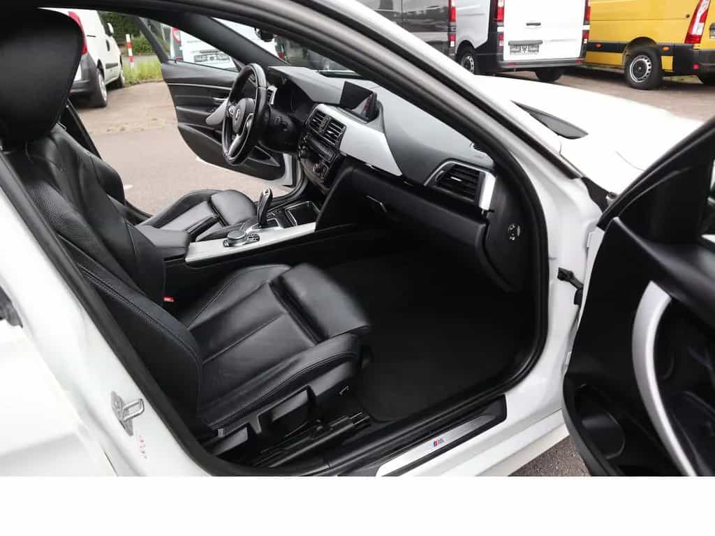 BMW 320 xDrive M Sport Navi Allrad Scheckheftgepfleg 10/2018-photo-10