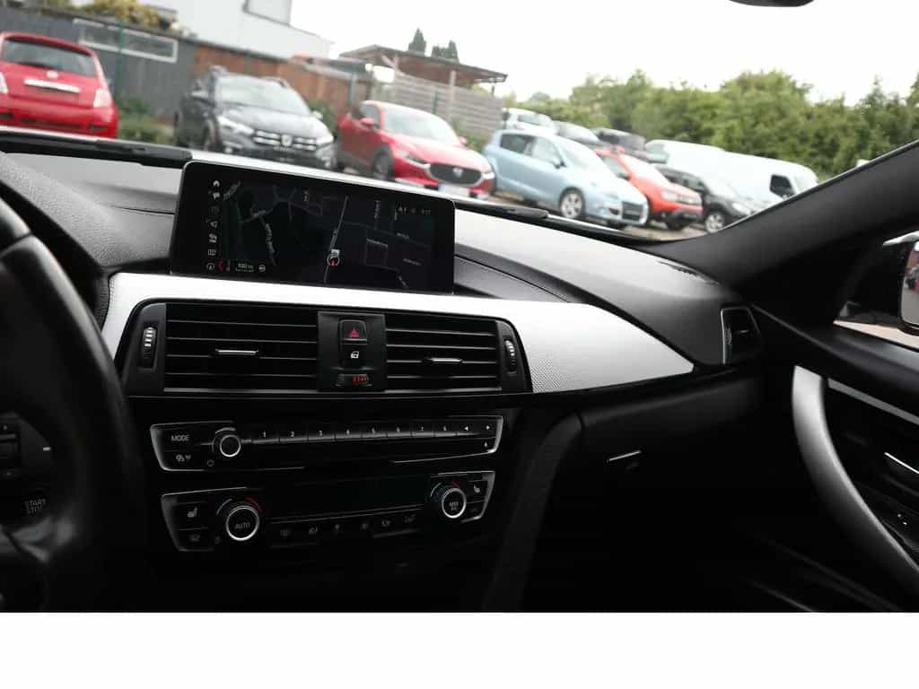 BMW 320 xDrive M Sport Navi Allrad Scheckheftgepfleg 10/2018-photo-16
