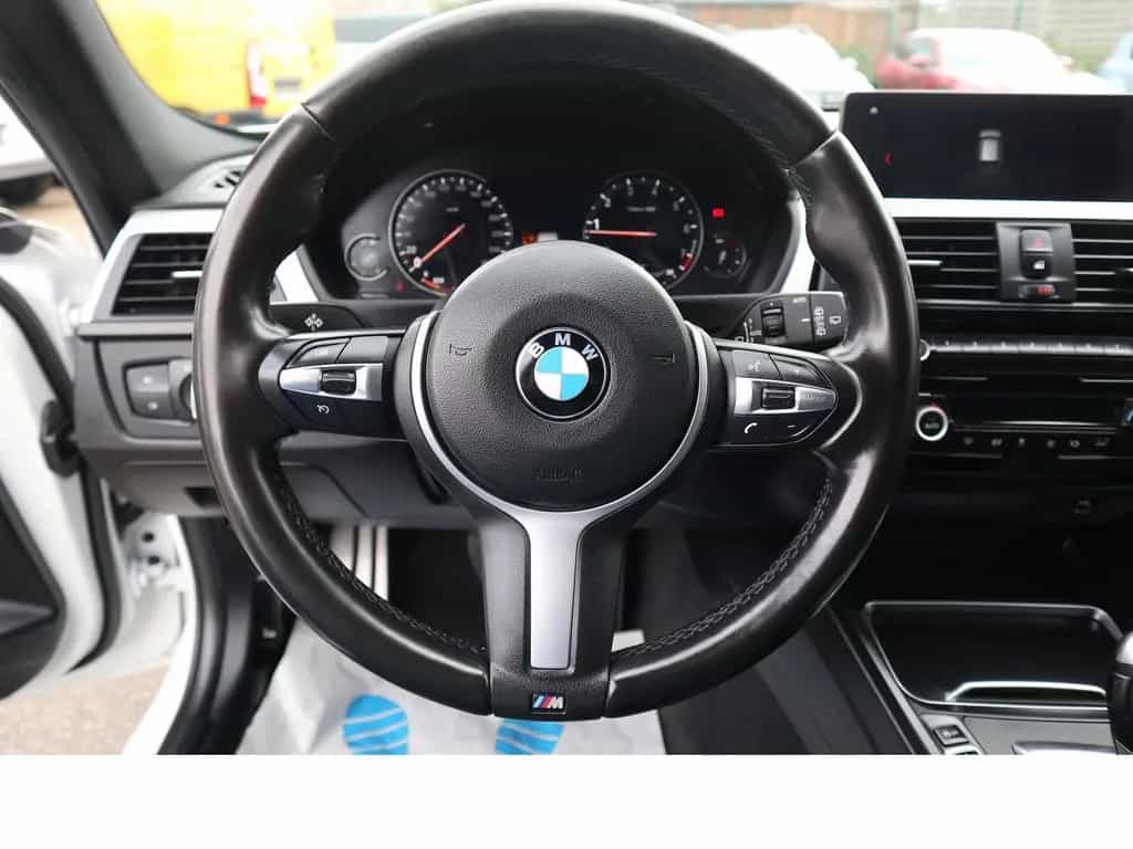 BMW 320 xDrive M Sport Navi Allrad Scheckheftgepfleg 10/2018-photo-20