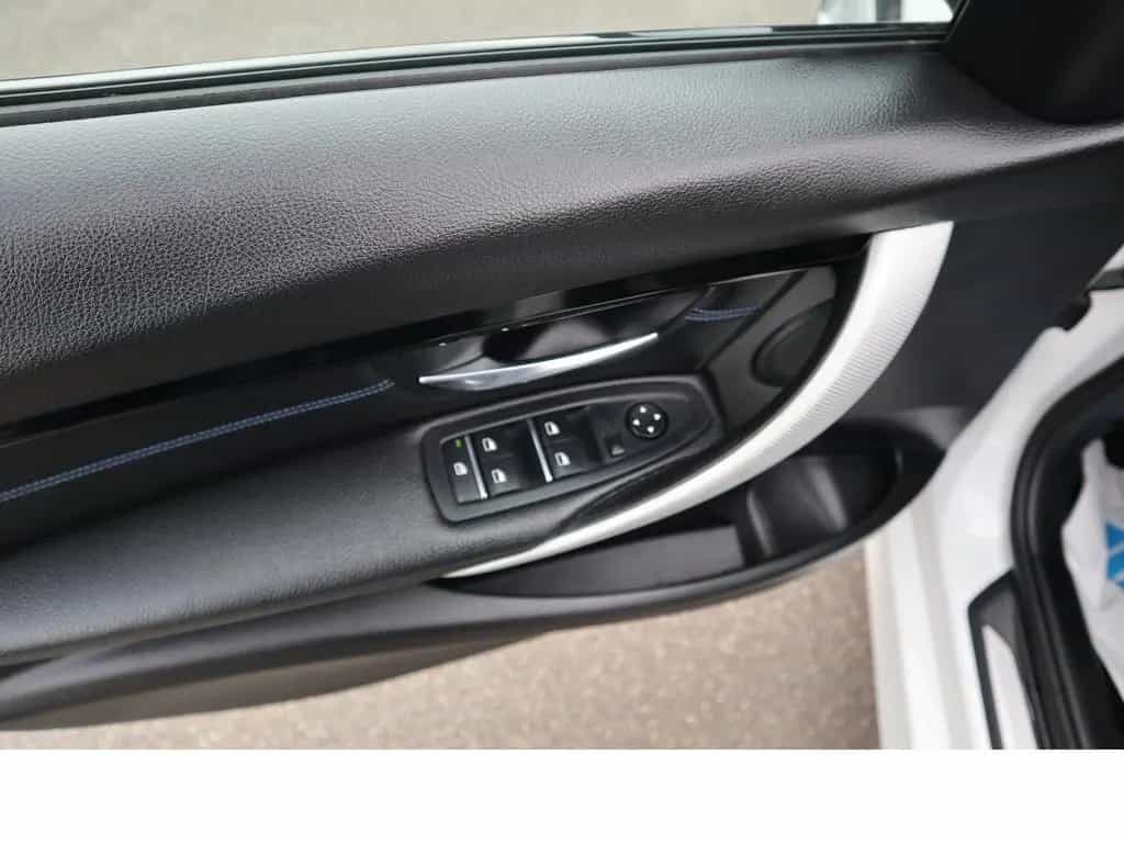 BMW 320 xDrive M Sport Navi Allrad Scheckheftgepfleg 10/2018-photo-7