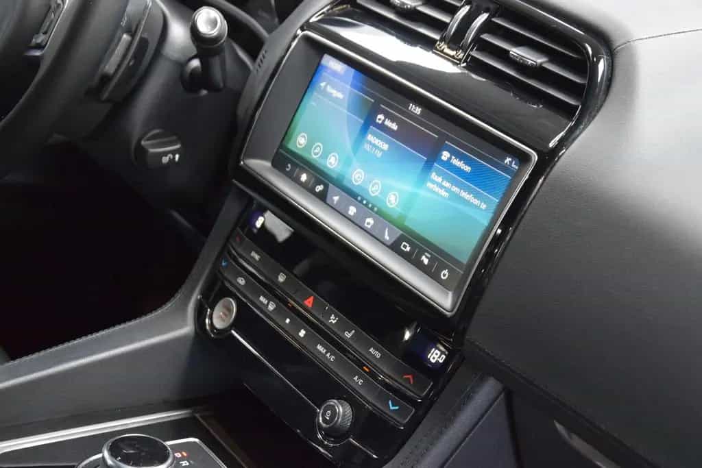 Jaguar F-Pace Prestige AWD Navi|Leder 09/2020-photo-23
