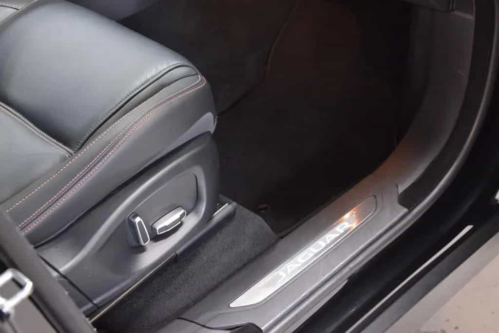 Jaguar F-Pace Prestige AWD Navi|Leder 09/2020-photo-24