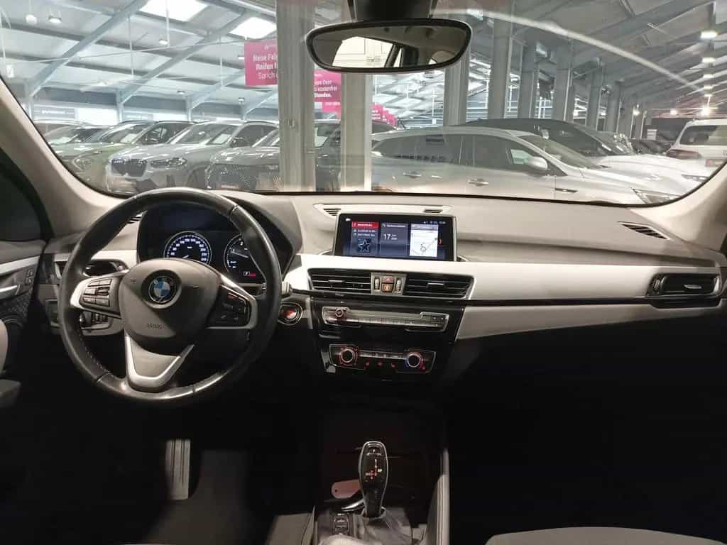 BMW X1 sDrive18d Navi|PDC|AHK|Kamera|Sitzhz 10/2021-photo-8