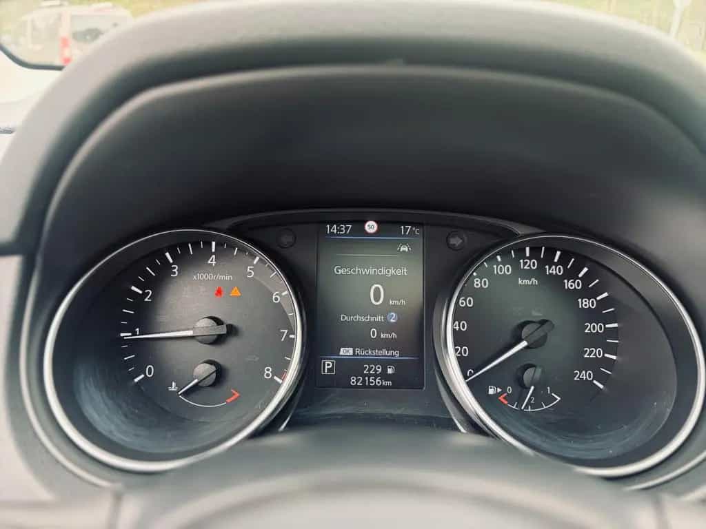 Nissan Qashqai Zama 1.3 Automatik+4xKamera+Pano+I-Key+ 04/2021-photo-17