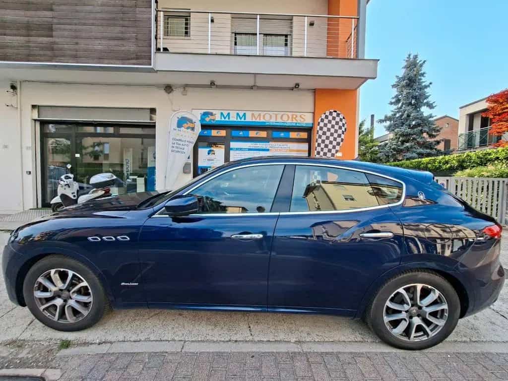 Maserati Levante 3.0 V6 250cv GRAN LUSSO 08/2018-photo-3