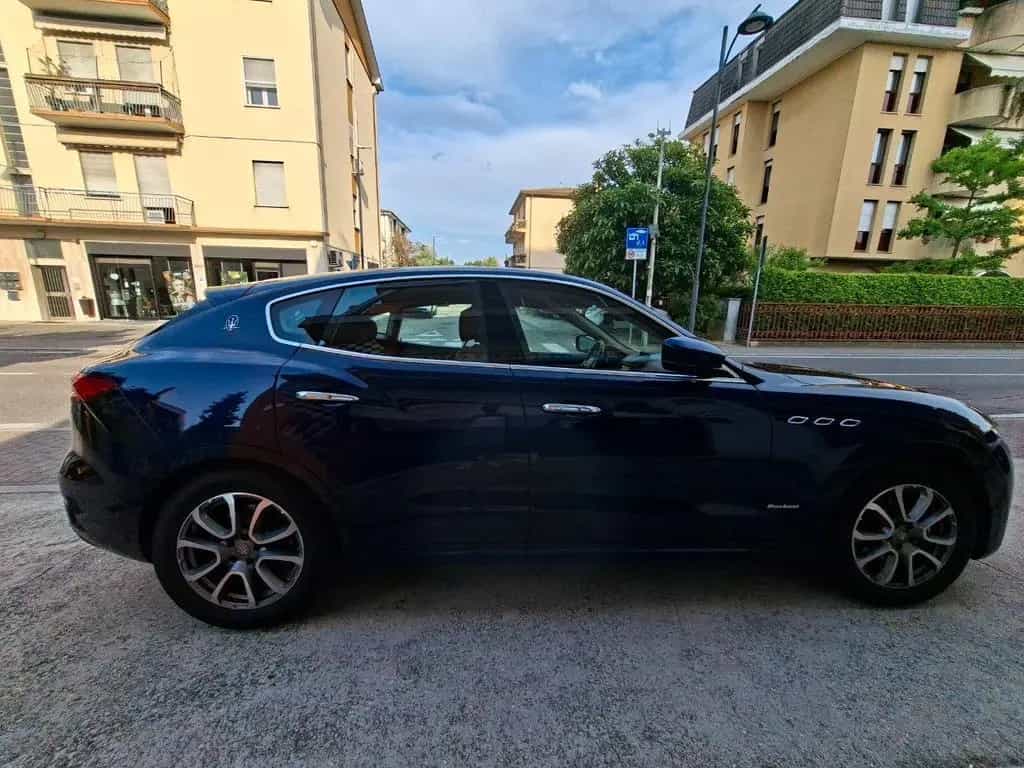 Maserati Levante 3.0 V6 250cv GRAN LUSSO 08/2018-photo-4