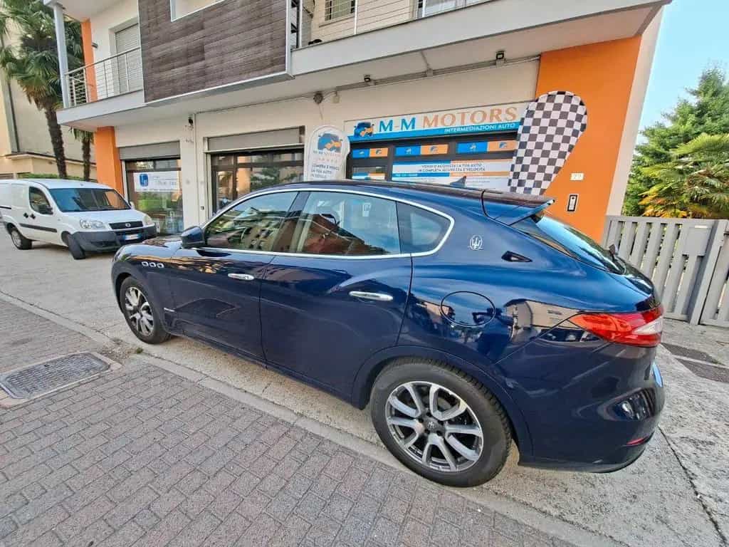 Maserati Levante 3.0 V6 250cv GRAN LUSSO 08/2018-photo-5