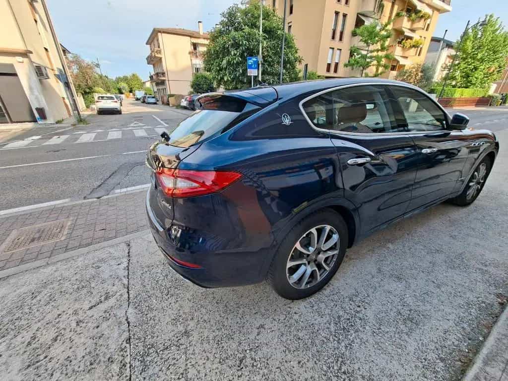 Maserati Levante 3.0 V6 250cv GRAN LUSSO 08/2018-photo-7