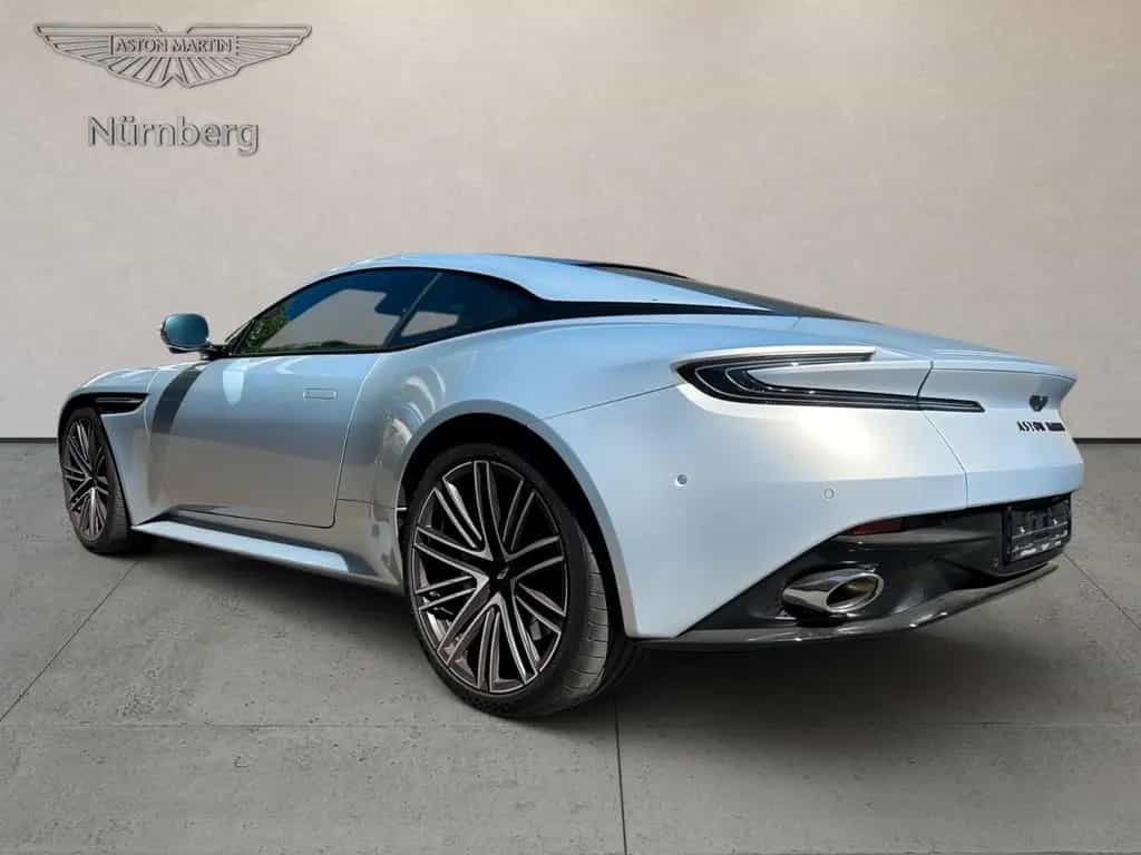 Aston Martin DB12 06/2025-photo-2