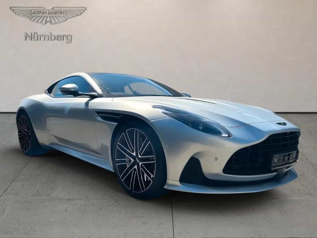 Aston Martin DB12 06/2025-photo-4
