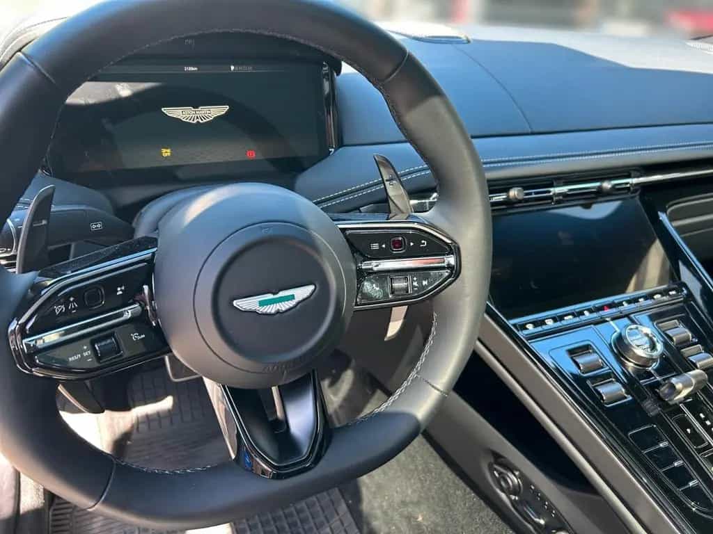 Aston Martin DB12 06/2025-photo-7