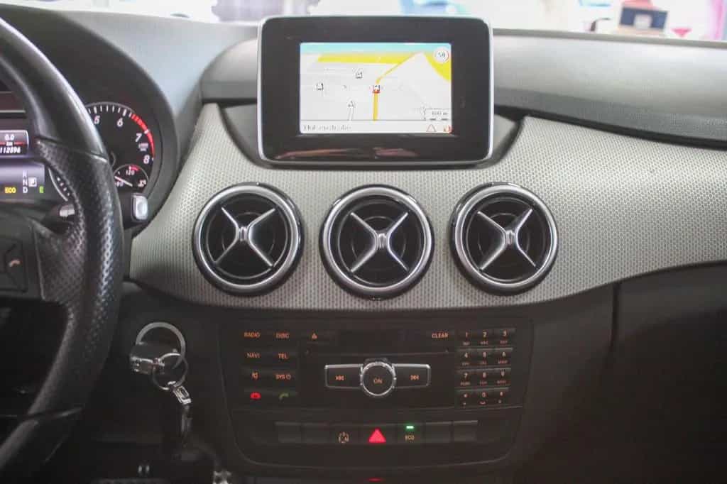 Mercedes-Benz B 200 Automatik Navi Teilleder TÜV Neu 2.Hand 08/2014-photo-11