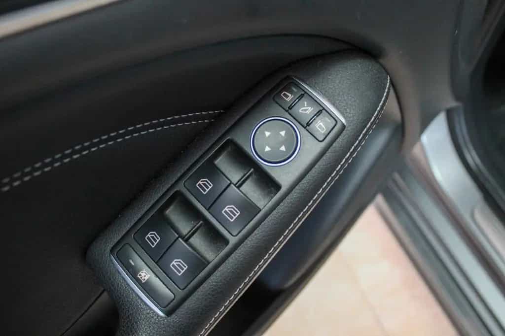 Mercedes-Benz B 200 Automatik Navi Teilleder TÜV Neu 2.Hand 08/2014-photo-13