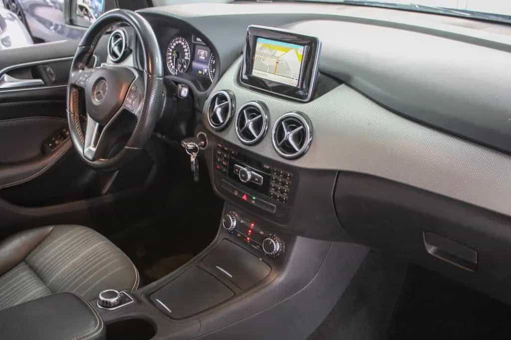 Mercedes-Benz B 200 Automatik Navi Teilleder TÜV Neu 2.Hand 08/2014-photo-16