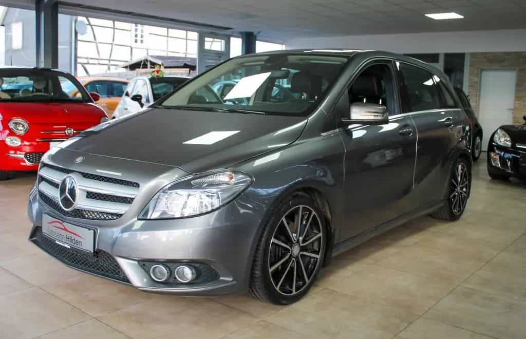 Mercedes-Benz B 200 Automatik Navi Teilleder TÜV Neu 2.Hand 08/2014-photo-2