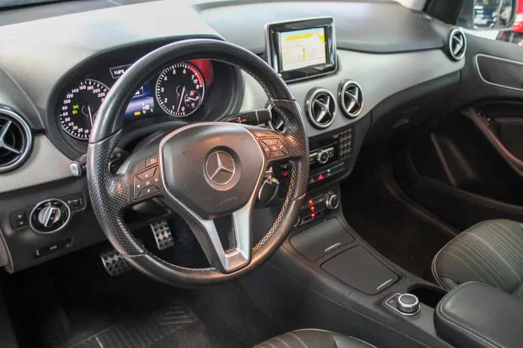 Mercedes-Benz B 200 Automatik Navi Teilleder TÜV Neu 2.Hand 08/2014-photo-9