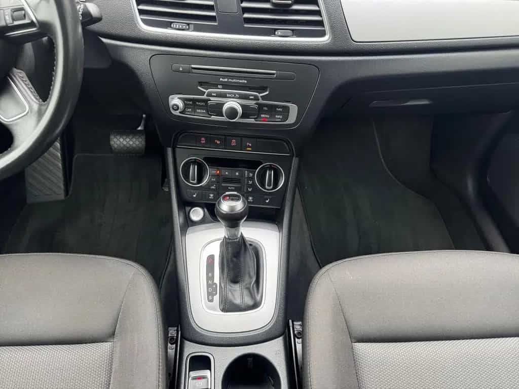 Audi Q3 1.4TFSI COD LED AHK KAM SHZ GRA PDC 08/2015-photo-11