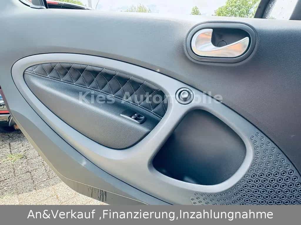 Smart ForTwo Brabus Xclusive 109Ps AUTOM/LEDER/JBL/NAV 07/2018-photo-19