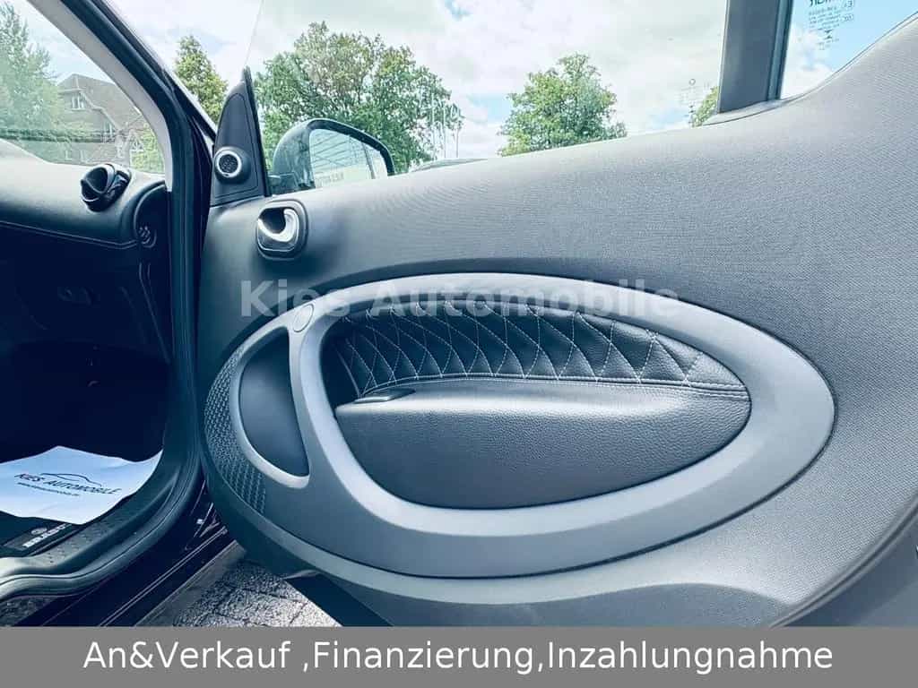 Smart ForTwo Brabus Xclusive 109Ps AUTOM/LEDER/JBL/NAV 07/2018-photo-21