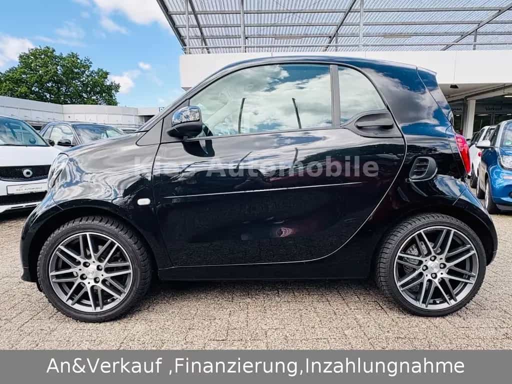 Smart ForTwo Brabus Xclusive 109Ps AUTOM/LEDER/JBL/NAV 07/2018-photo-3
