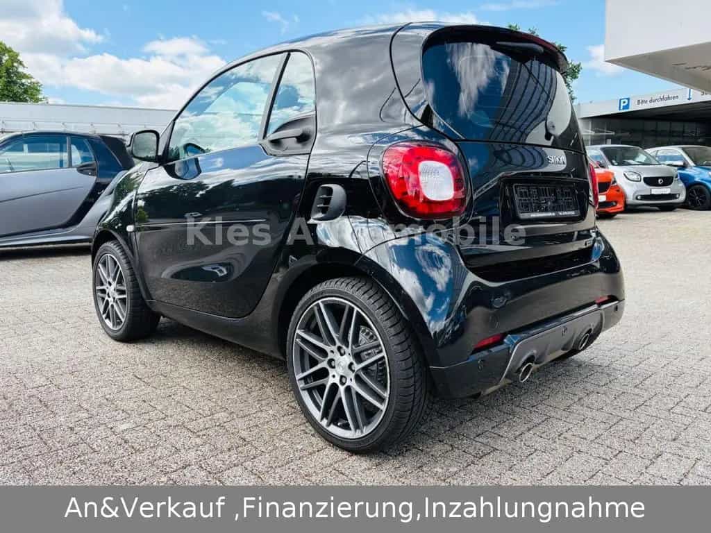 Smart ForTwo Brabus Xclusive 109Ps AUTOM/LEDER/JBL/NAV 07/2018-photo-4