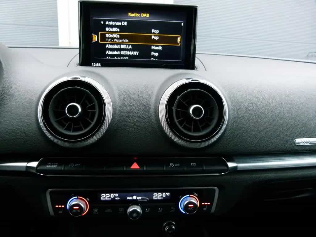 Audi A3 Sportb. 35TDI sport S-Line LED B/O ACC 1-Hand 11/2019-photo-11