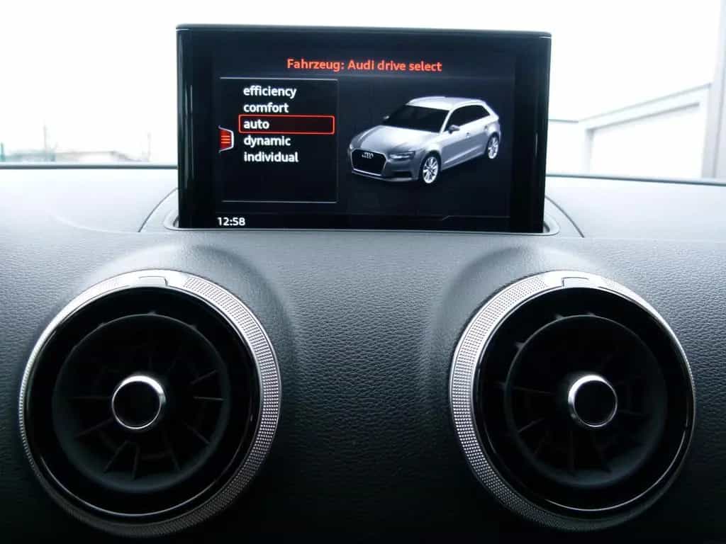 Audi A3 Sportb. 35TDI sport S-Line LED B/O ACC 1-Hand 11/2019-photo-13