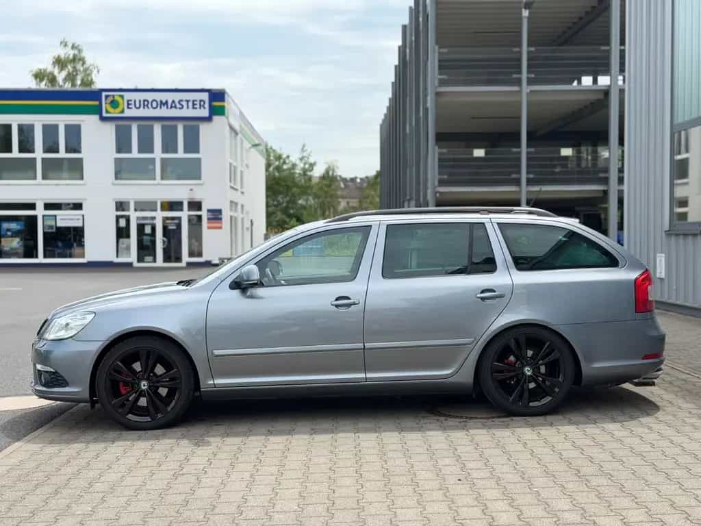Skoda Octavia Combi RS Leder Xenon CarPlay Tüv 05.2028 11/2012-photo-12