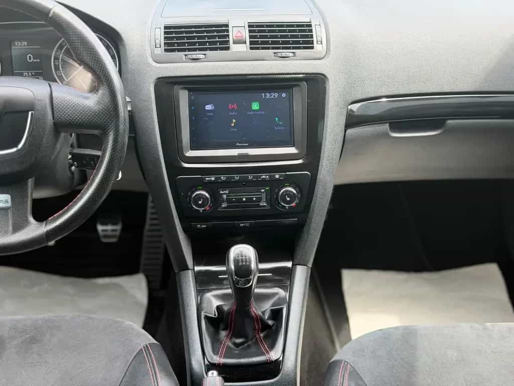 Skoda Octavia Combi RS Leder Xenon CarPlay Tüv 05.2028 11/2012-photo-20