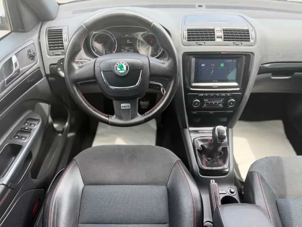 Skoda Octavia Combi RS Leder Xenon CarPlay Tüv 05.2028 11/2012-photo-22