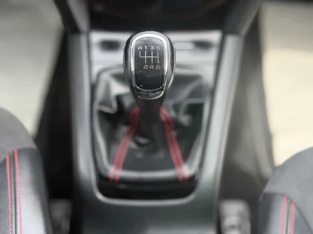Skoda Octavia Combi RS Leder Xenon CarPlay Tüv 05.2028 11/2012-photo-23