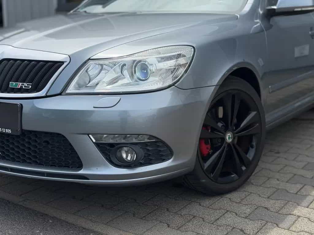 Skoda Octavia Combi RS Leder Xenon CarPlay Tüv 05.2028 11/2012-photo-3