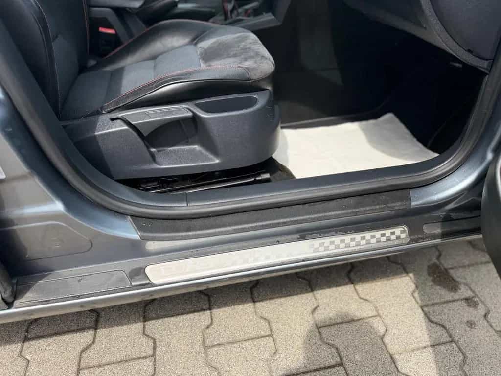 Skoda Octavia Combi RS Leder Xenon CarPlay Tüv 05.2028 11/2012-photo-30