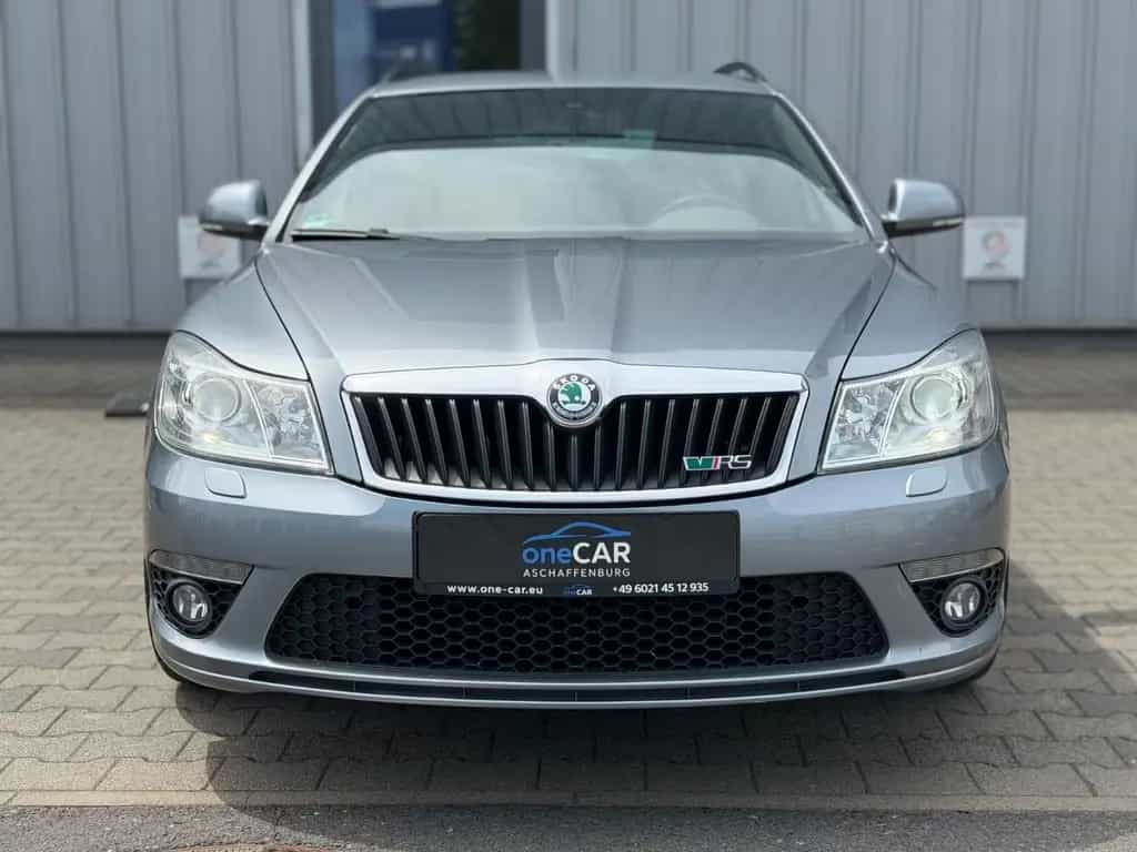 Skoda Octavia Combi RS Leder Xenon CarPlay Tüv 05.2028 11/2012-photo-4